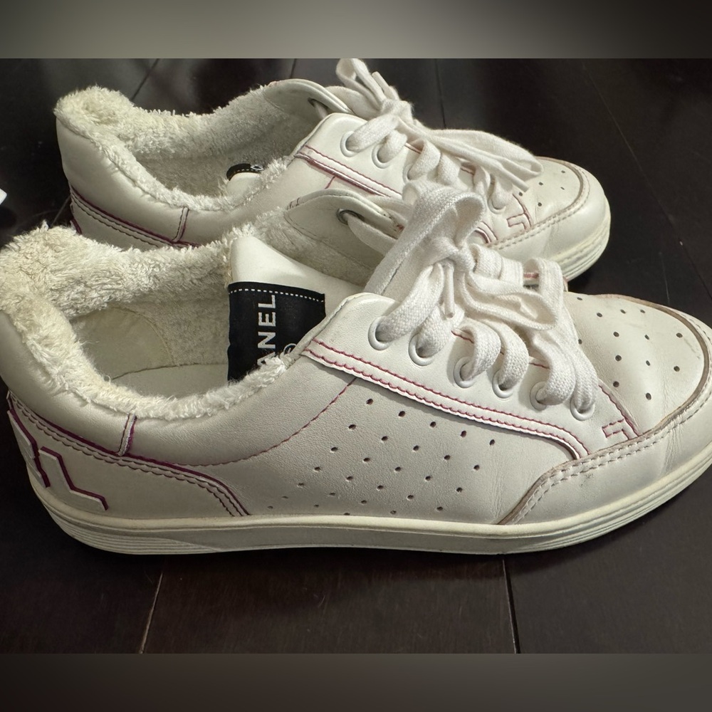Chanel sneakers white with pink detail size 40